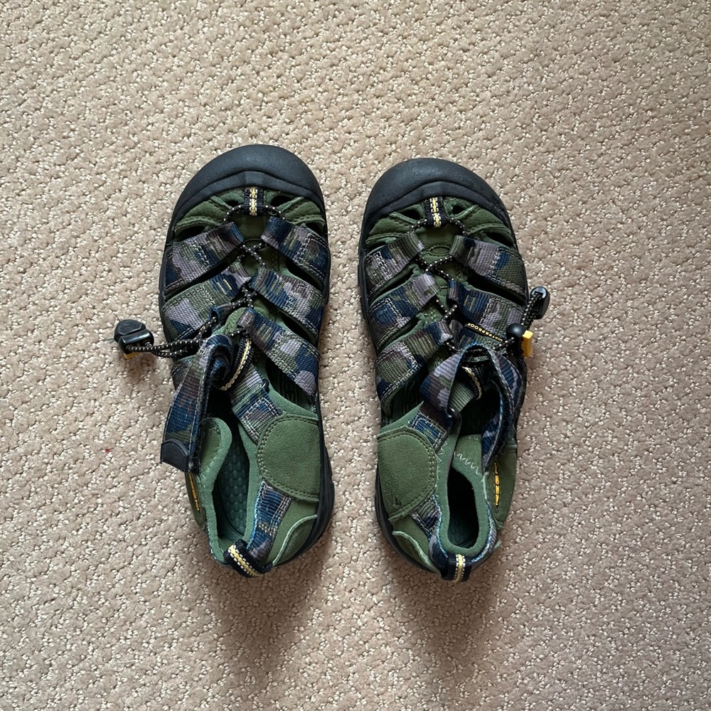 Kid’s Camo Keen Sandals